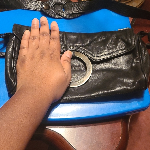 Guess - Picture 3 of 3